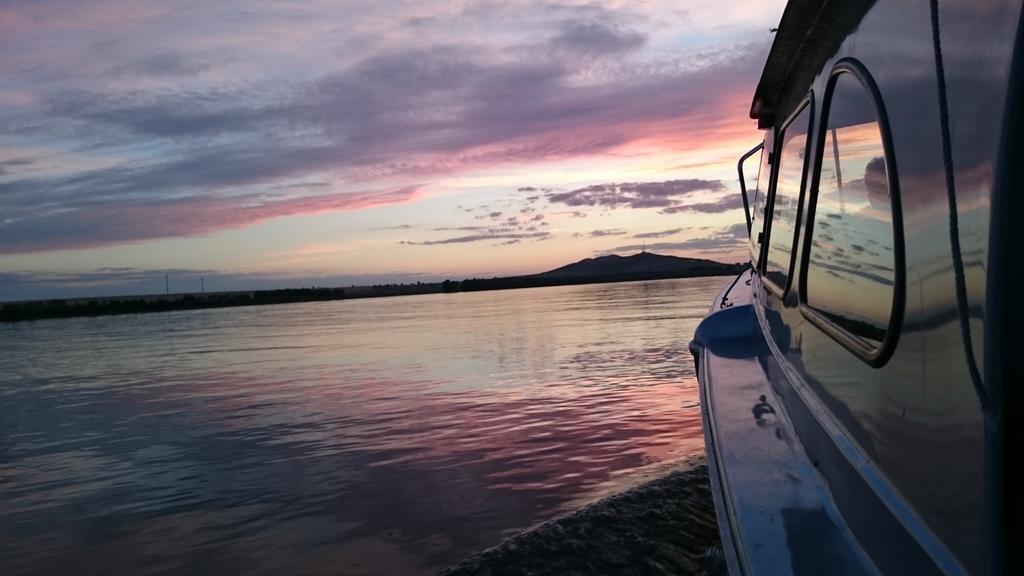 Delta Pontoon Hotel Махмудия Екстериор снимка