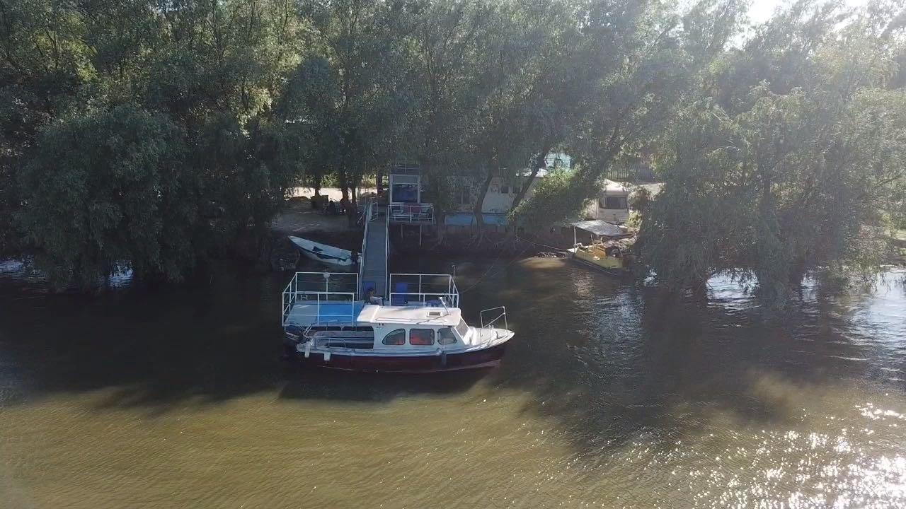Delta Pontoon Hotel Махмудия Екстериор снимка