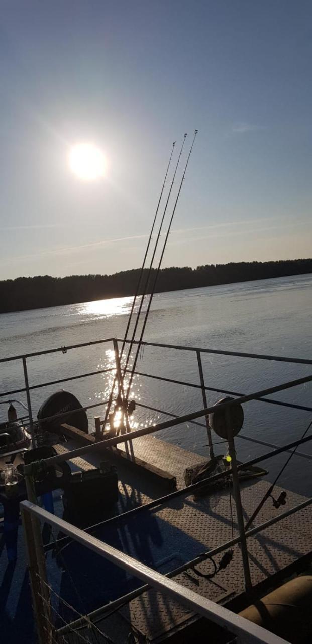 Delta Pontoon Hotel Махмудия Екстериор снимка