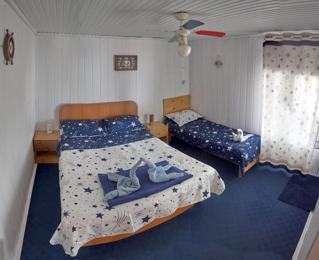 Delta Pontoon Hotel Махмудия Екстериор снимка